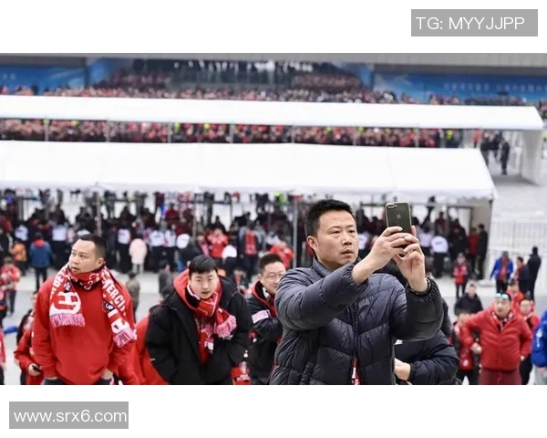 深圳足球盛宴汇聚世界明星展现足球魅力与激情